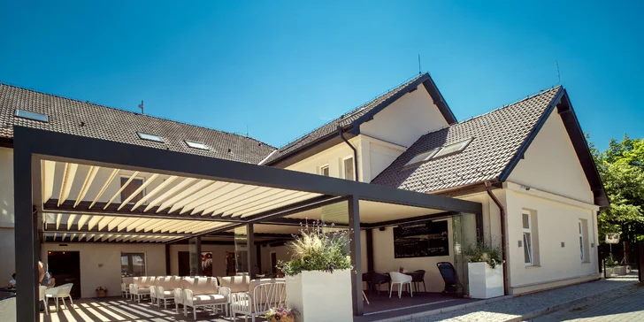 Dizajnový hotel v Písku: reštaurácia zameraná na lokálne suroviny, polpenzia, degustačné večere aj wellness