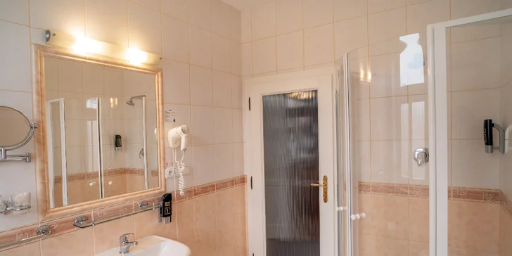 Dizajnový hotel v Písku: reštaurácia zameraná na lokálne suroviny, polpenzia, degustačné večere aj wellness