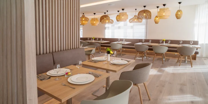 Dizajnový hotel v Písku: reštaurácia zameraná na lokálne suroviny, polpenzia, degustačné večere aj wellness