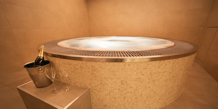 Dizajnový hotel v Písku: reštaurácia zameraná na lokálne suroviny, polpenzia, degustačné večere aj wellness