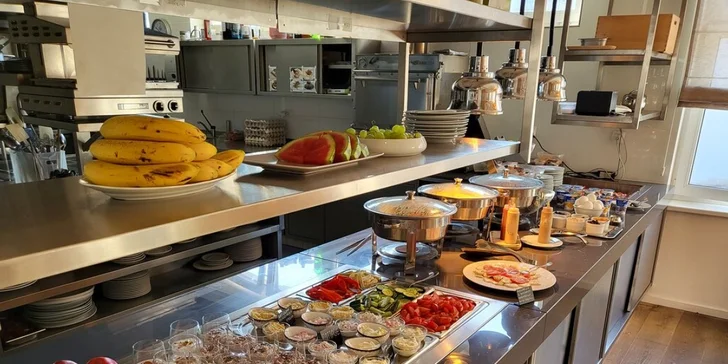 Dizajnový hotel v Písku: reštaurácia zameraná na lokálne suroviny, polpenzia, degustačné večere aj wellness