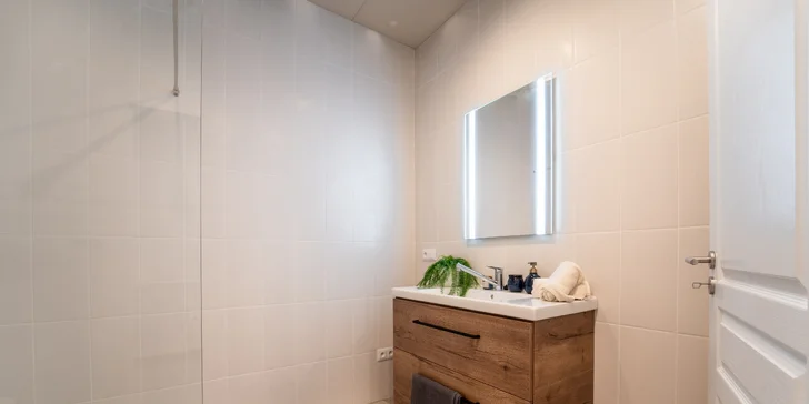 Jeseníky: apartmány až pre 8 osôb v bývalom zámku, možnosť raňajok na izbu aj privátneho wellness