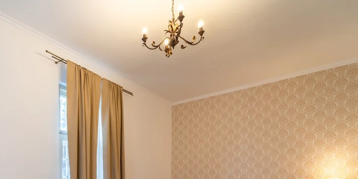 Jeseníky: apartmány až pre 8 osôb v bývalom zámku, možnosť raňajok na izbu aj privátneho wellness