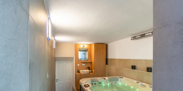 Jeseníky: apartmány až pre 8 osôb v bývalom zámku, možnosť raňajok na izbu aj privátneho wellness