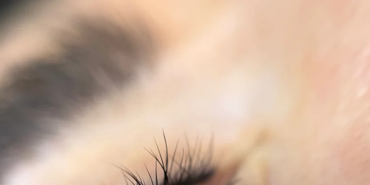 Permanentný make-up: Mihalnice, linka, obočie alebo pery