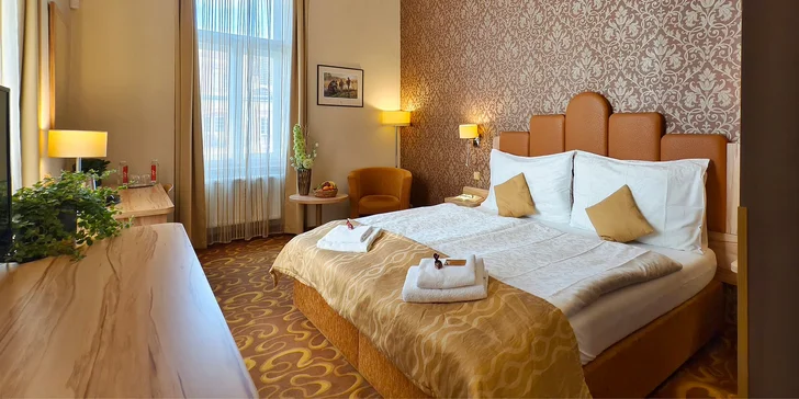 Pobyt v historickom centre Domažlíc: raňajky, fľaša prosecca aj vstup do aquaparku