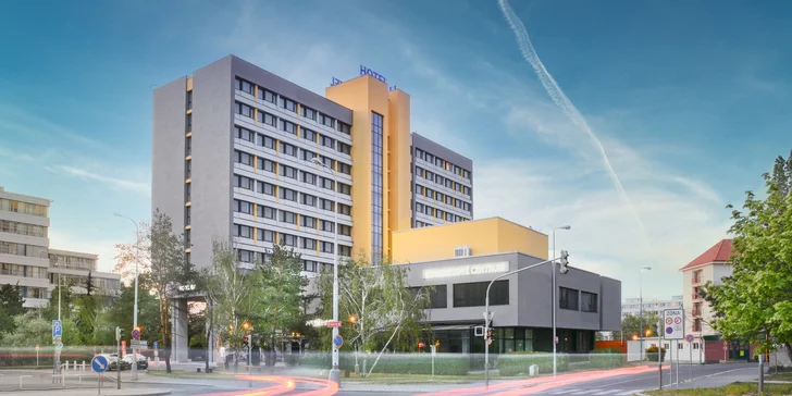 Pobyt v kongresovom hoteli v Prahe s raňajkami, 100 m od metra Budějovická