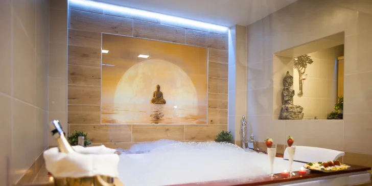 Pobyt neďaleko Adršpašských skál v izbe Economy alebo Superior s raňajkami a wellness