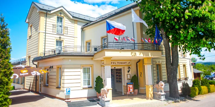 Pobyt neďaleko Adršpašských skál v izbe Economy alebo Superior s raňajkami a wellness