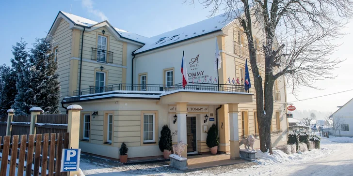 Pobyt neďaleko Adršpašských skál v izbe Economy alebo Superior s raňajkami a wellness