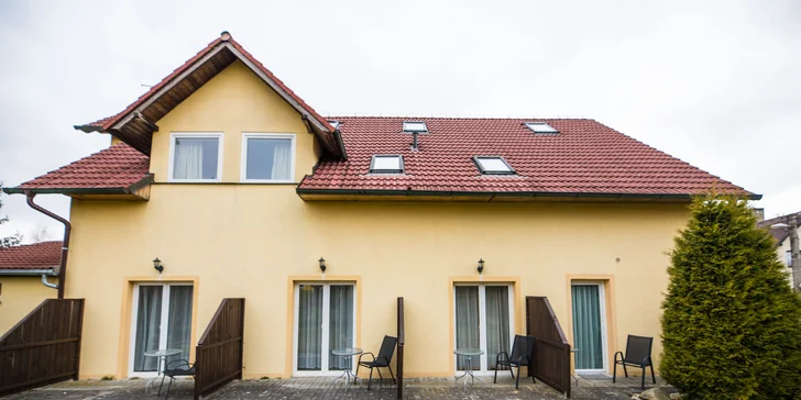 Penzión v pokojnej časti Františkových Lázní: pobyt aj so vstupom do Aquaforu a fľašou vína