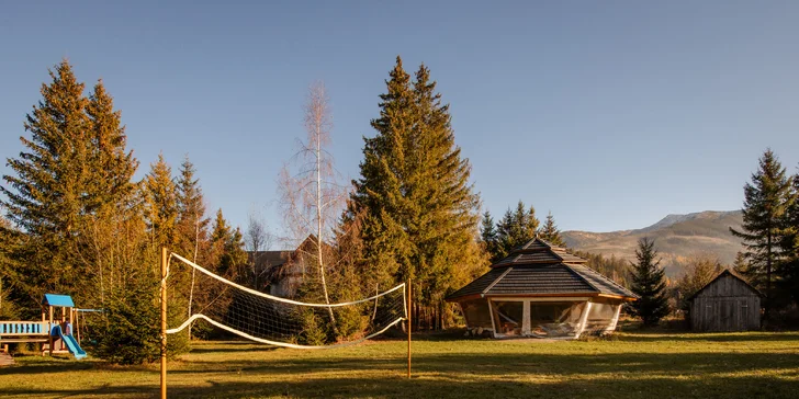 Pobyt v penzióne v Zuberci s exteriérovým mini wellness a raňajkami: v okolí hory i termálne pramene