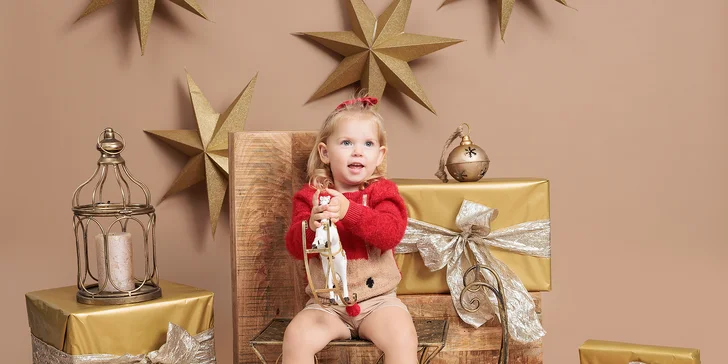 Profesionálne vianočné fotenie v ateliéri: 5 alebo 15 upravených digitálnych fotografií