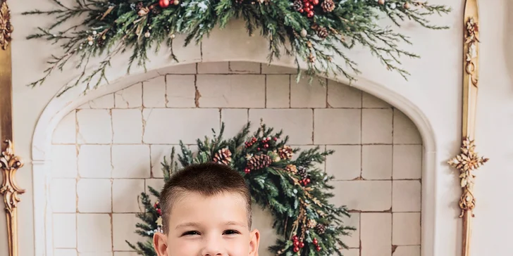 Profesionálne vianočné fotenie v ateliéri: 5 alebo 15 upravených digitálnych fotografií