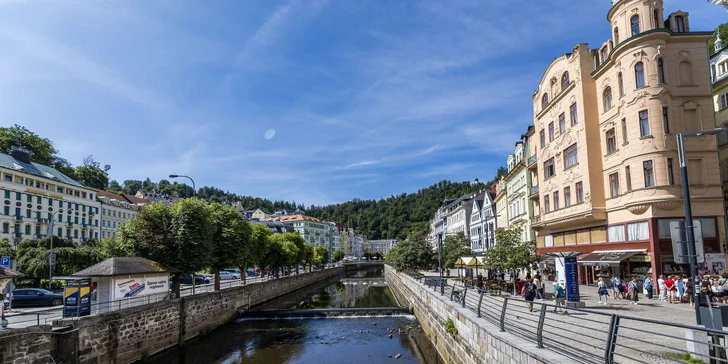 Pobyt v Karlových Varoch: raňajky, jazda kočom historickým centrom aj masáž