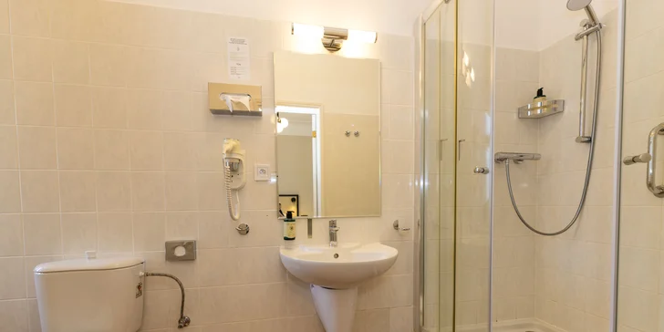 Pobyt v Karlových Varoch: raňajky, jazda kočom historickým centrom aj masáž