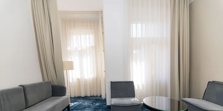 Pobyt v Karlových Varoch: raňajky, jazda kočom historickým centrom aj masáž