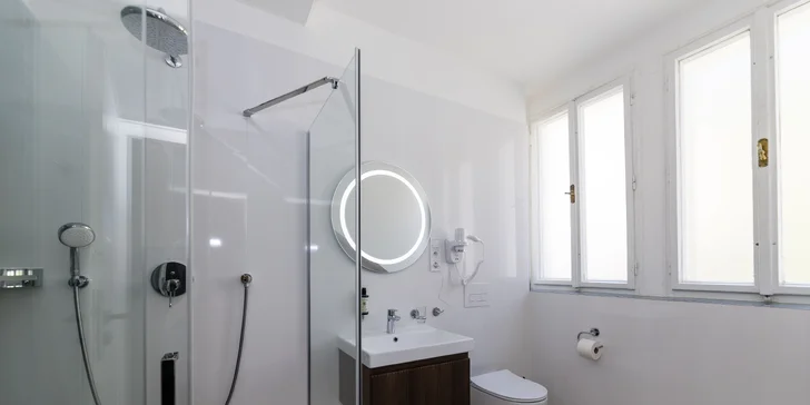 Pobyt v Karlových Varoch: raňajky, jazda kočom historickým centrom aj masáž