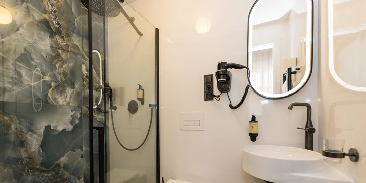 Pobyt v Karlových Varoch: raňajky, jazda kočom historickým centrom aj masáž