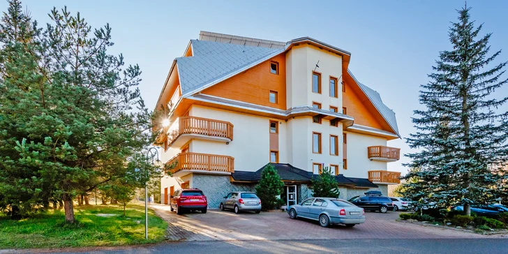 Pobyt v penzióne v Zuberci s exteriérovým mini wellness a raňajkami: v okolí hory i termálne pramene