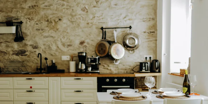 Krásny penzión v Jáchymove až pre 12 osôb: 4 spálne a vonkajšia terasa, asi 2,5 km od kúpeľov