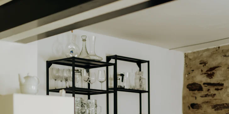 Krásny penzión v Jáchymove až pre 12 osôb: 4 spálne a vonkajšia terasa, asi 2,5 km od kúpeľov