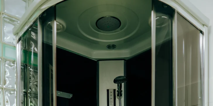 Krásny penzión v Jáchymove až pre 12 osôb: 4 spálne a vonkajšia terasa, asi 2,5 km od kúpeľov