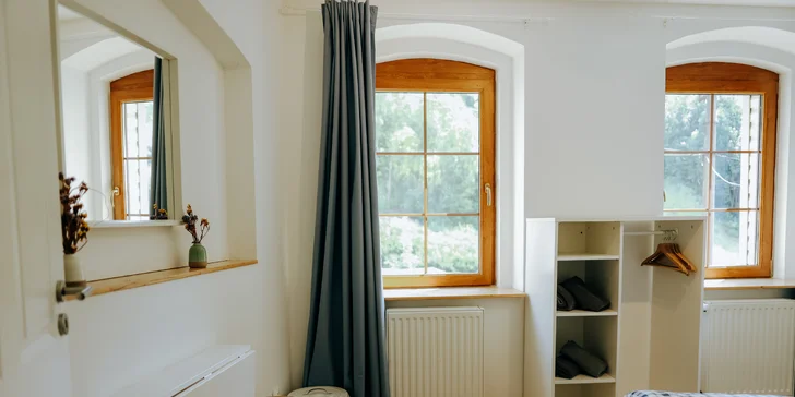 Krásny penzión v Jáchymove až pre 12 osôb: 4 spálne a vonkajšia terasa, asi 2,5 km od kúpeľov