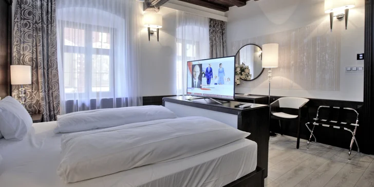 Pobyt v centre Českého Krumlova s raňajkami alebo polpenziou a fľašou sektu