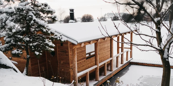Pobyt vo vybavenom vodnom domčeku na Vysočine: požičanie loďky aj privátna sauna