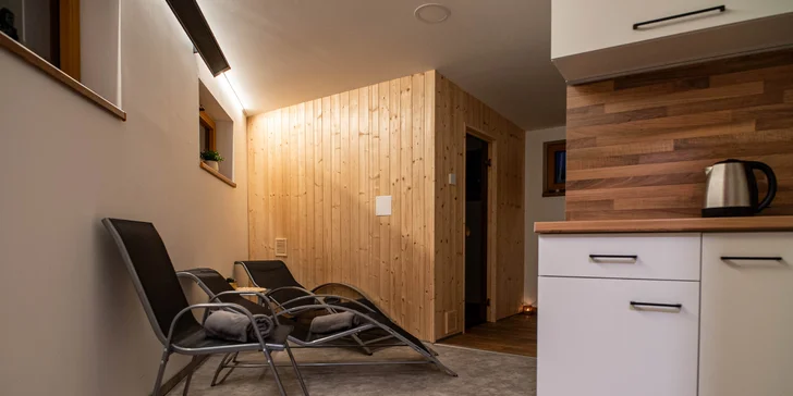 Pobyt vo vybavenom vodnom domčeku na Vysočine: požičanie loďky aj privátna sauna