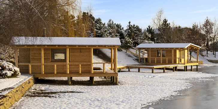 Pobyt vo vybavenom vodnom domčeku na Vysočine: požičanie loďky aj privátna sauna