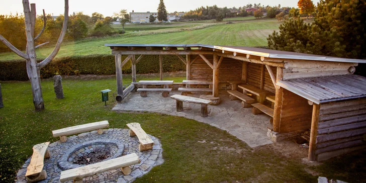 Pobyt vo vybavenom vodnom domčeku na Vysočine: požičanie loďky aj privátna sauna