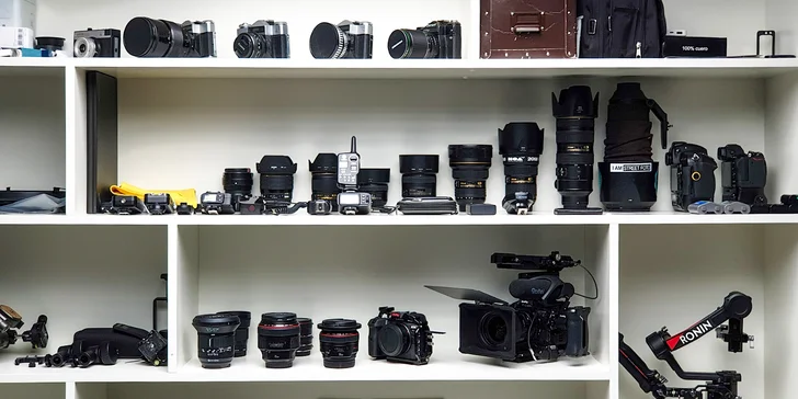 Darčekové poukážky na prenájom podcastového a foto štúdia, kurzy a ďalšie služby