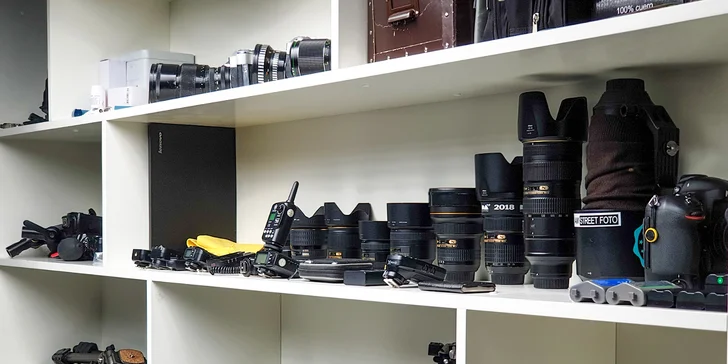 Darčekové poukážky na prenájom podcastového a foto štúdia, kurzy a ďalšie služby