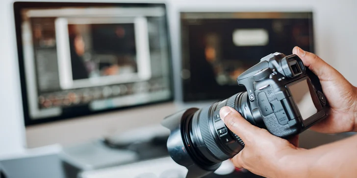 Darčekové poukážky na prenájom podcastového a foto štúdia, kurzy a ďalšie služby