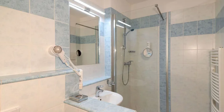 Wellness hotel na Lipně: raňajky a neobmedzene aquapark a saunový svet