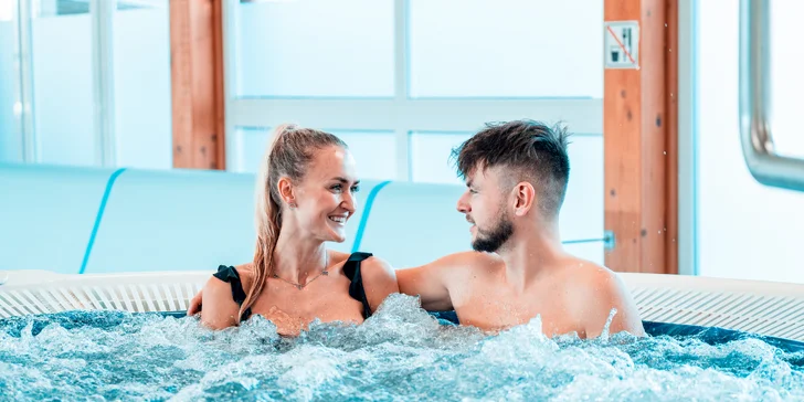 Wellness hotel na Lipně: raňajky a neobmedzene aquapark a saunový svet
