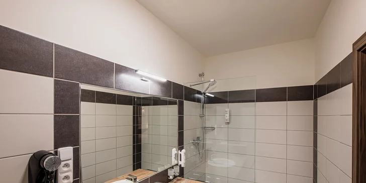 Wellness hotel na Lipně: raňajky a neobmedzene aquapark a saunový svet