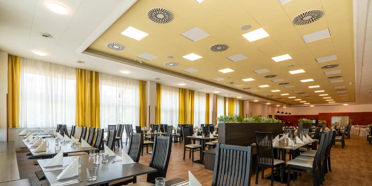 Wellness hotel na Lipně: raňajky a neobmedzene aquapark a saunový svet