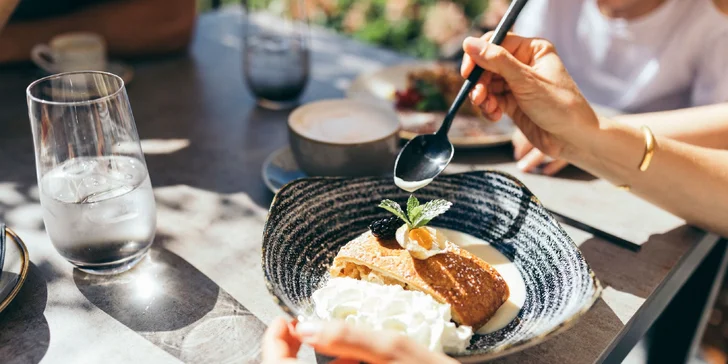 Hotel v rakúskych Alpách priamo pri zjazdovke: raňajky alebo gurmánska polpenzia, wellness aj karta výhod