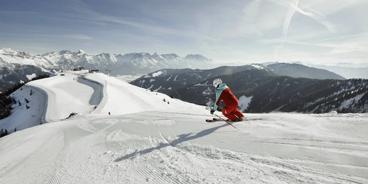 Hotel v rakúskych Alpách priamo pri zjazdovke: raňajky alebo gurmánska polpenzia, wellness aj karta výhod