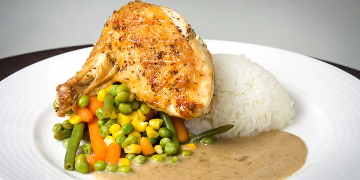 Historický hotel priamo v centre Českého Krumlova: raňajky alebo polpenzia a fľaša sektu