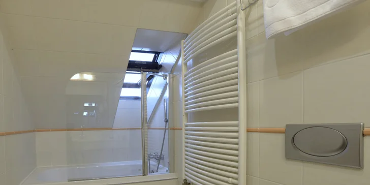 Historický hotel priamo v centre Českého Krumlova: raňajky alebo polpenzia a fľaša sektu