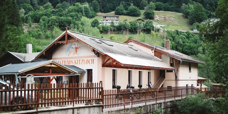 Pobyt s raňajkami alebo polpenziou v rakúskom penzióne neďaleko Zell am See a Kaprunu