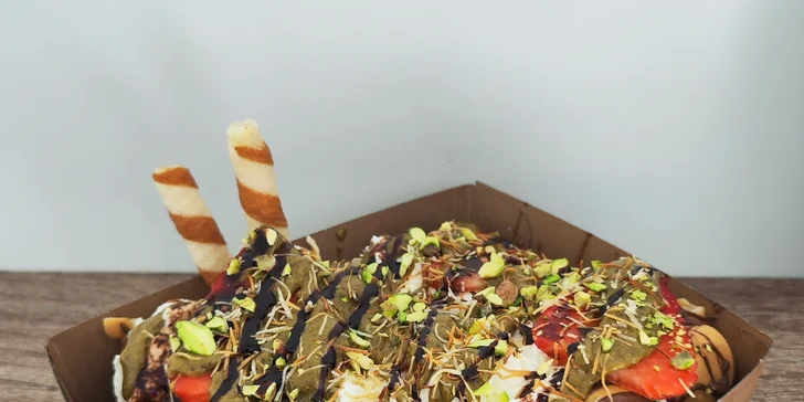 Najlepšie waffle široko ďaleko: Bubble Waffle s náplňou, posýpkou a toppingom podľa výberu