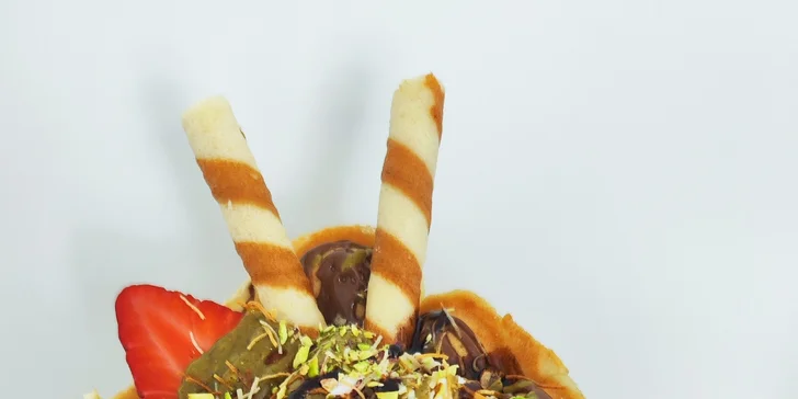 Najlepšie waffle široko ďaleko: Bubble Waffle s náplňou, posýpkou a toppingom podľa výberu