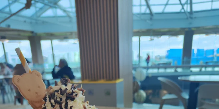 Najlepšie waffle široko ďaleko: Bubble Waffle s náplňou, posýpkou a toppingom podľa výberu