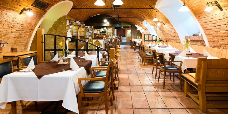 Štýlový hotel na južnej Morave s raňajkami, degustačnou večerou a fľašou vína