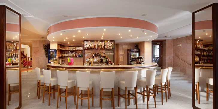 Pobyt v luxusnom rezorte v Mariánskych Lázňach: jedlo, wellness a až 16 procedúr